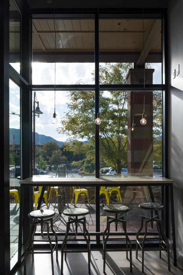 1531_FiveonBlack_Boulder 03